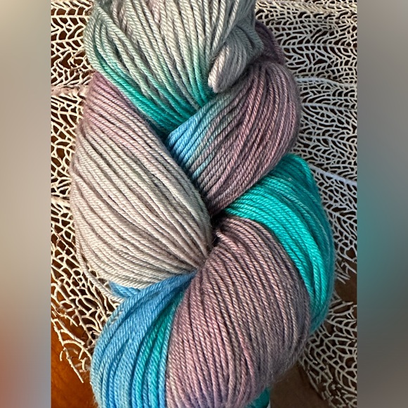 NWT - New Authentic Lorna's Laces Hand-Dyed Yarn Skein - Niagara (Sock 416) - Picture 2 of 6